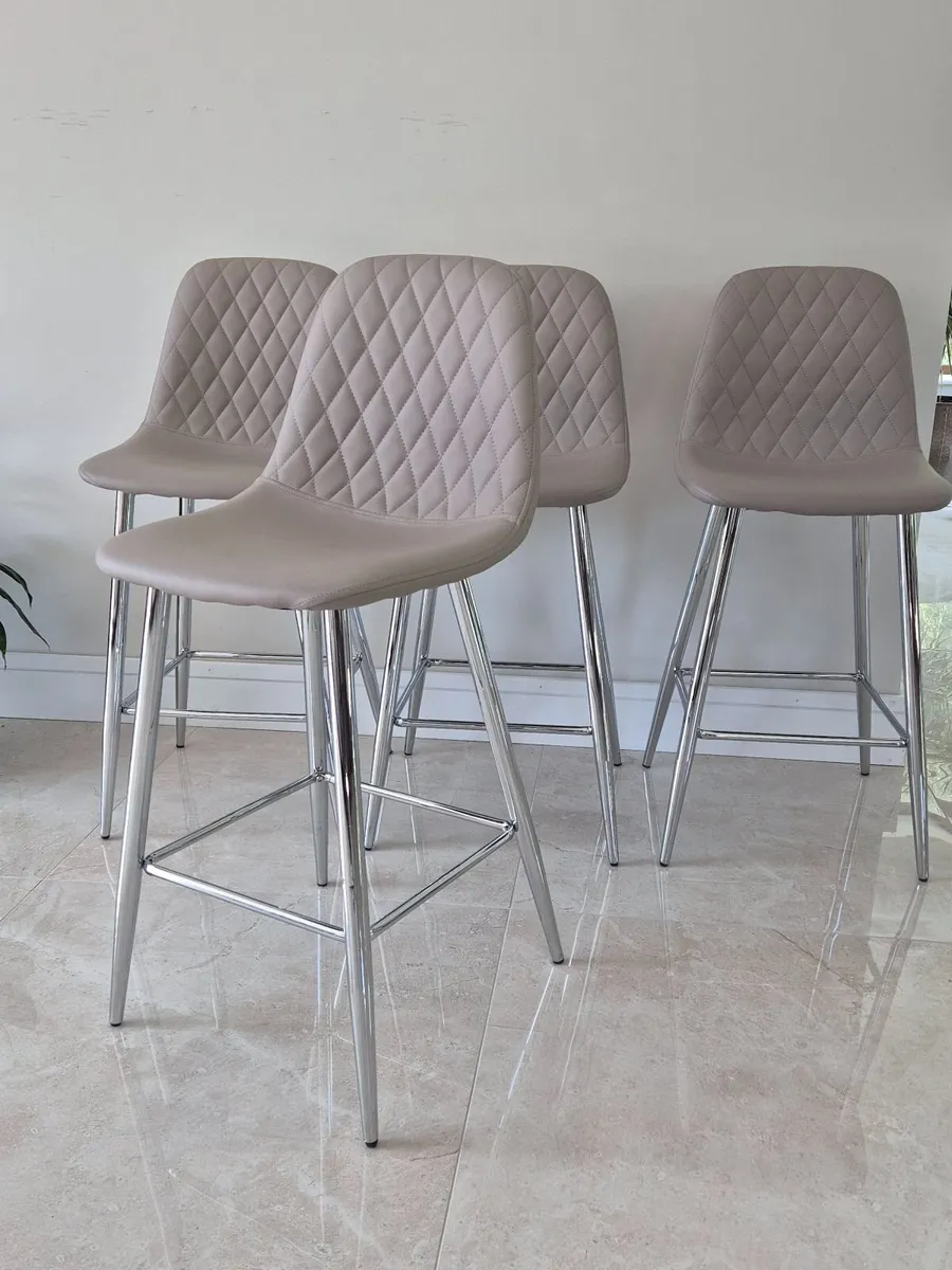 4 Counter Stools - Image 1