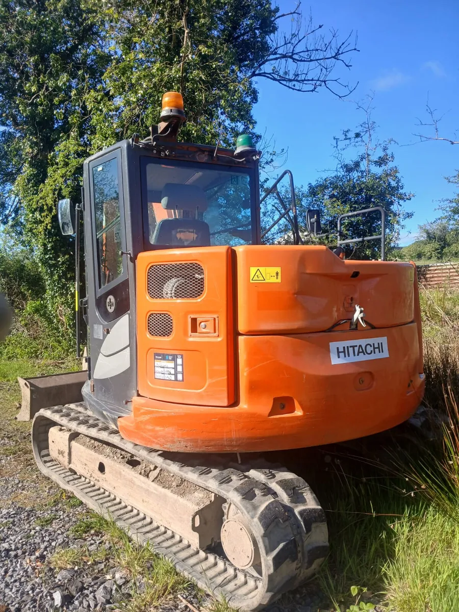 2018 Hitachi 85.5 - Image 2