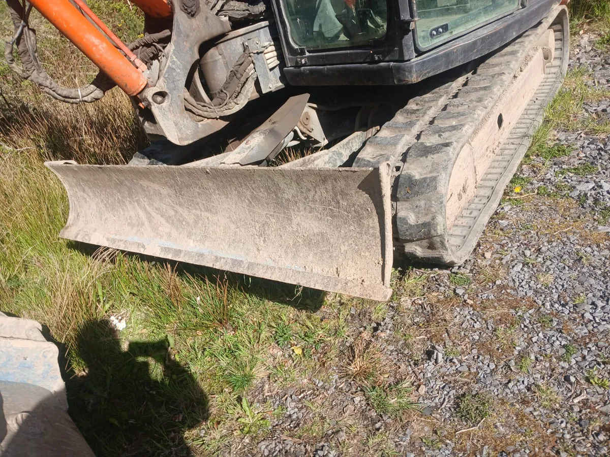 2018 Hitachi 85.5 - Image 3