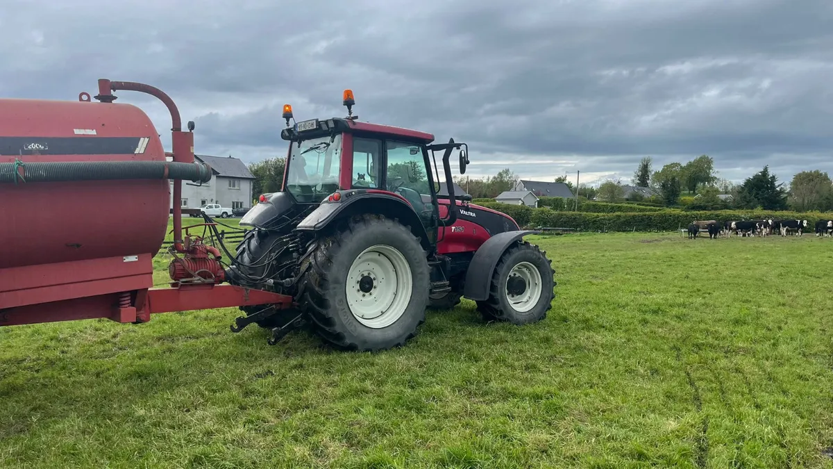 2009 Valtra T151 - Image 3