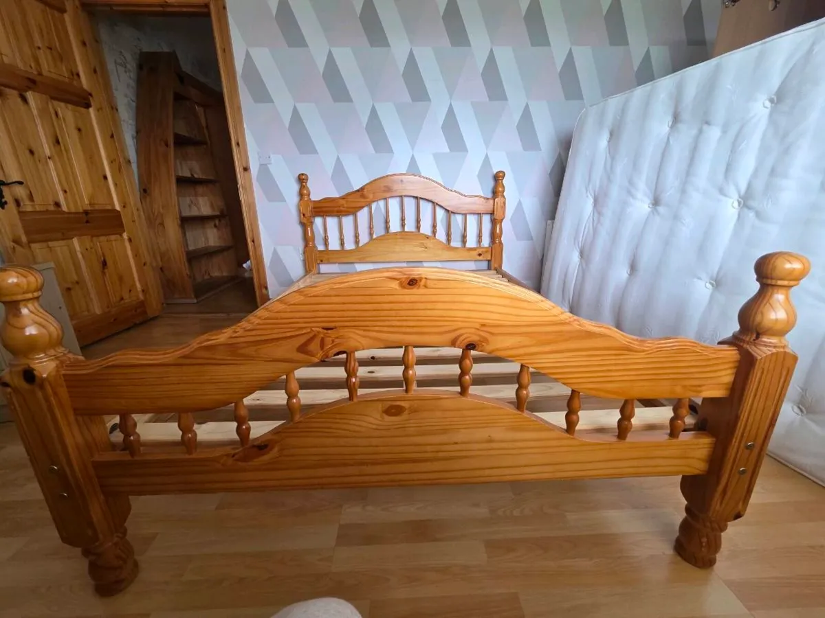 Double Bed - Image 3