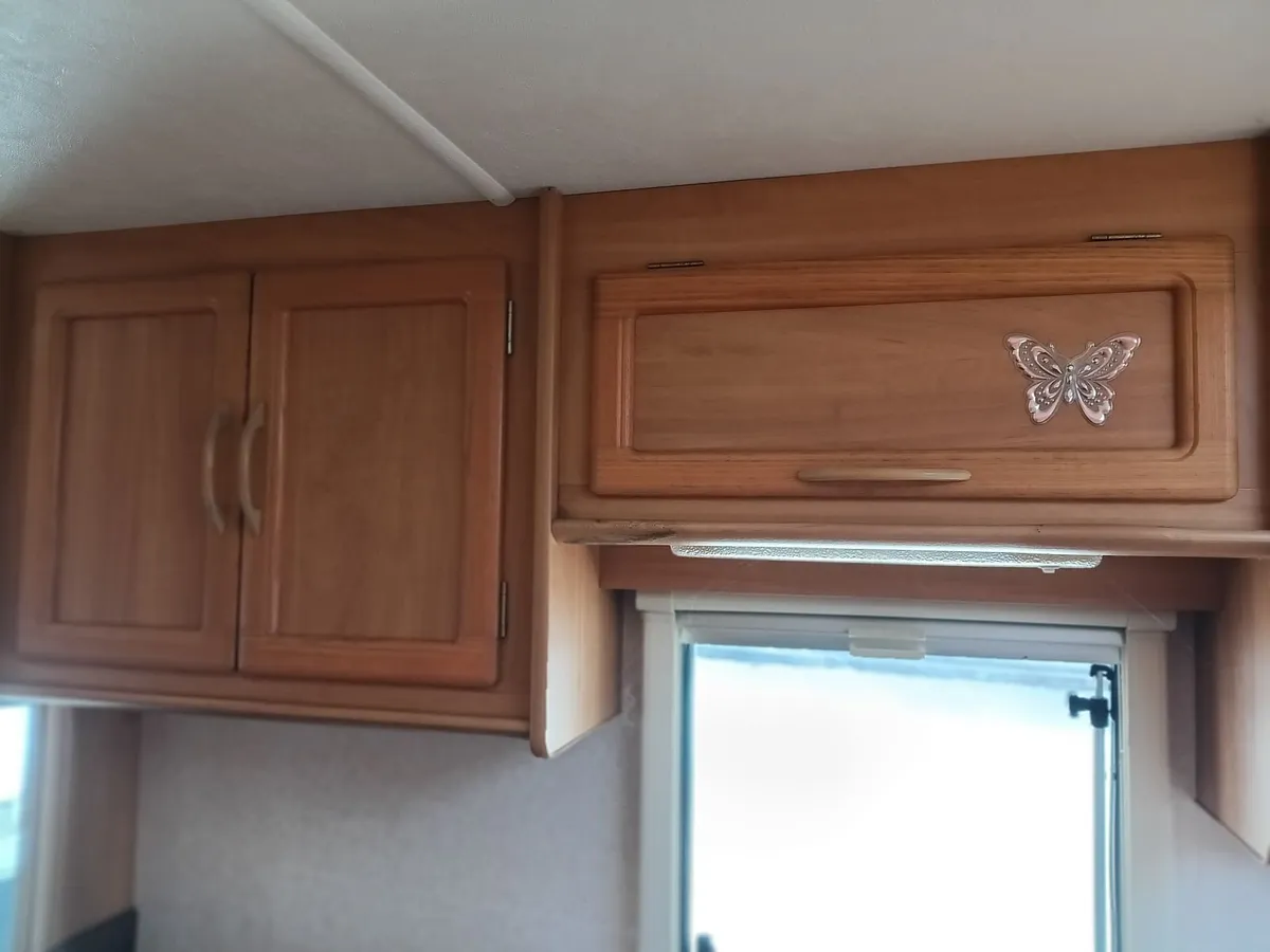 Caravan - Image 2