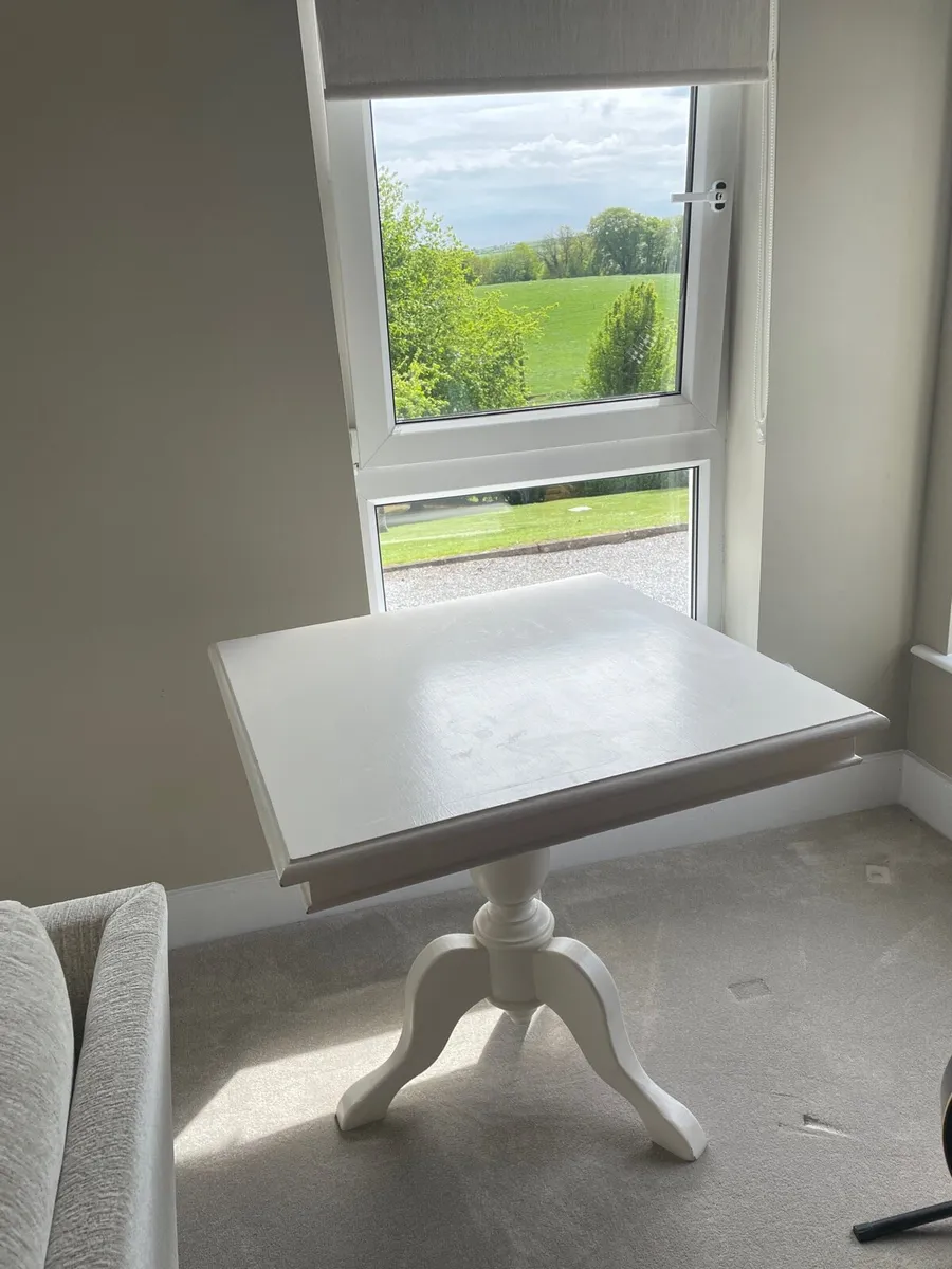 riviera maison wine table - Image 1
