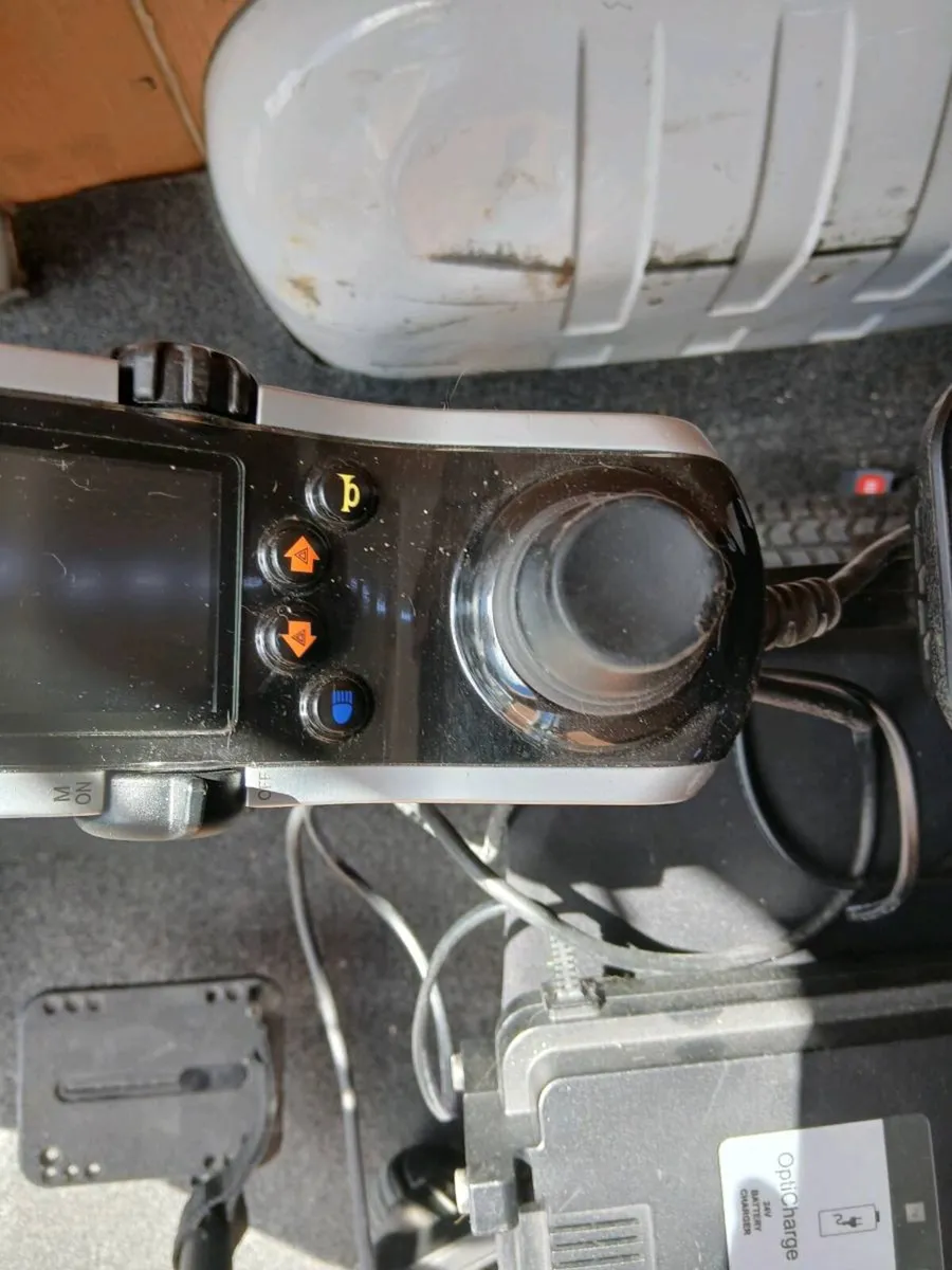 Electric wheelchair - Image 2