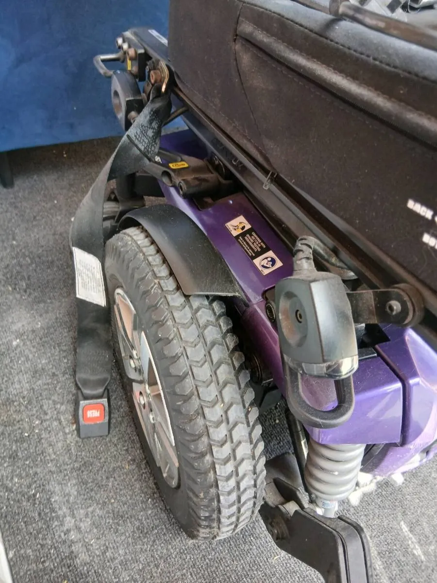 Electric wheelchair - Image 3