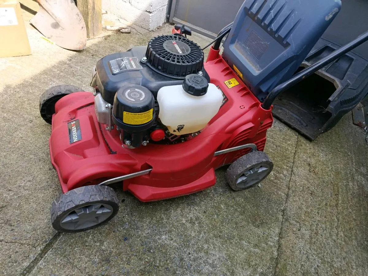 Sovereign push lawnmower - Image 2