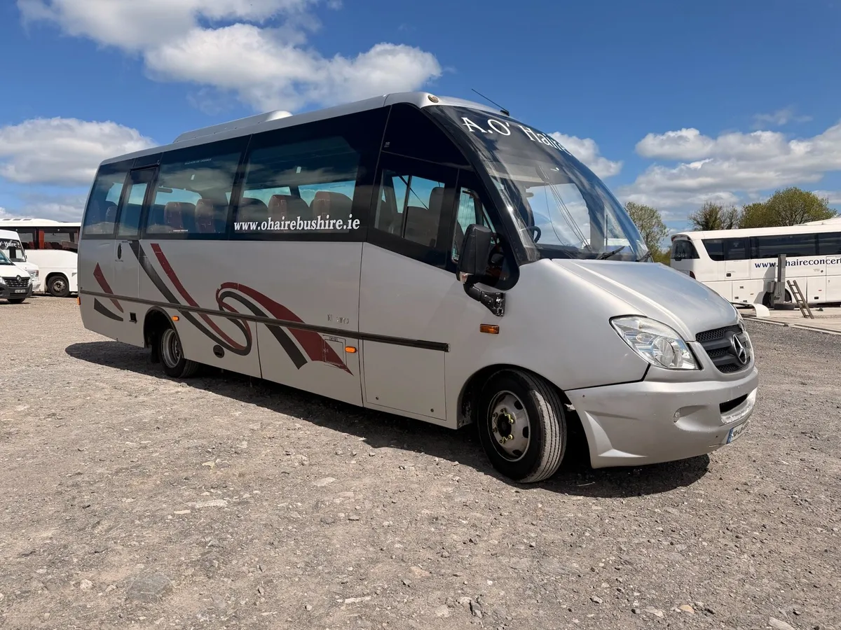 Mercedes Unvi Classic 33 Seater - Image 2