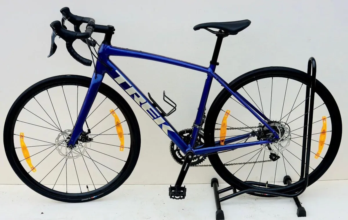Trek DOMANE 2 race road Bike (like new) - Image 1
