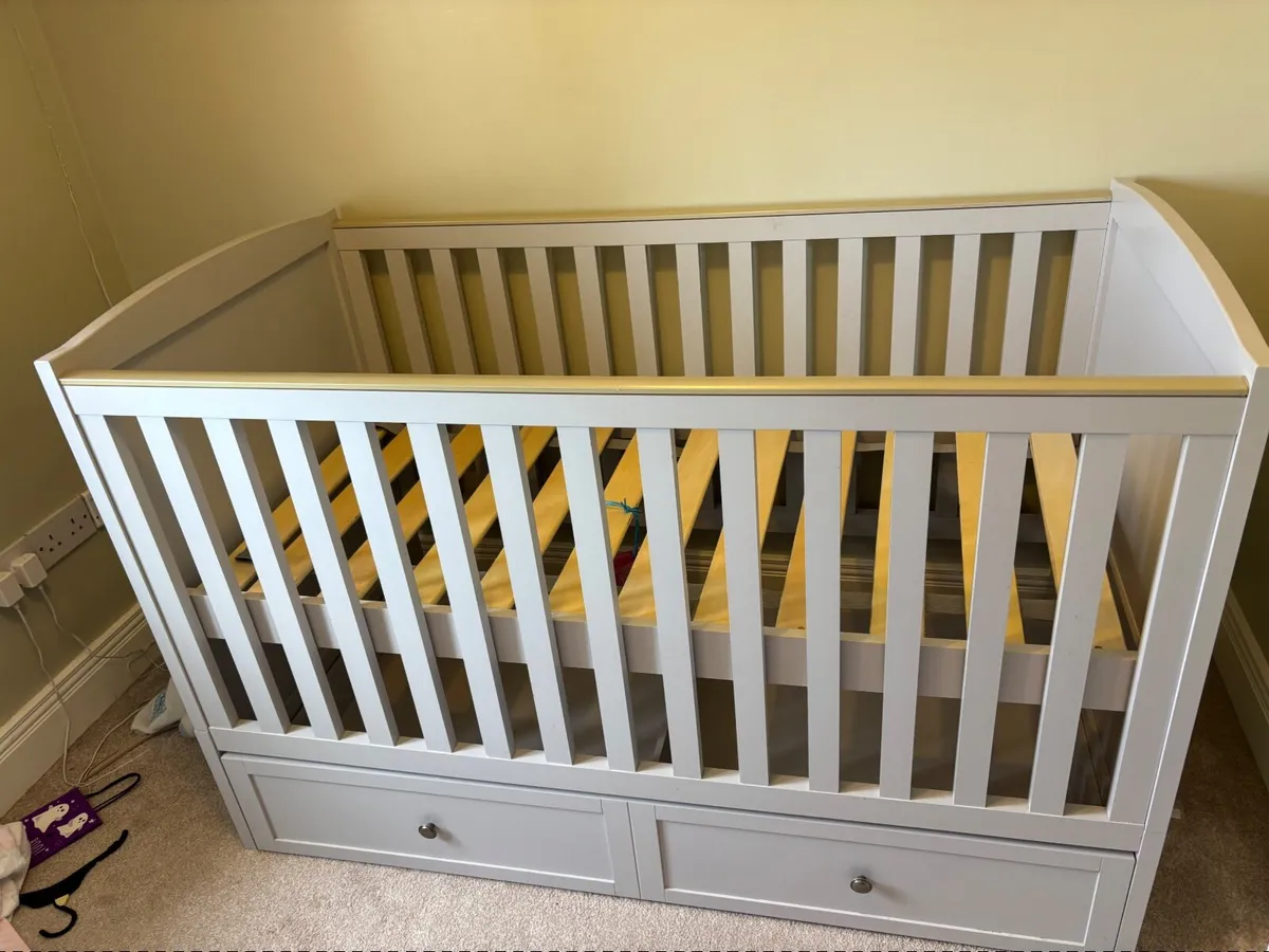 Toddler cot bed and changing unit - Image 1
