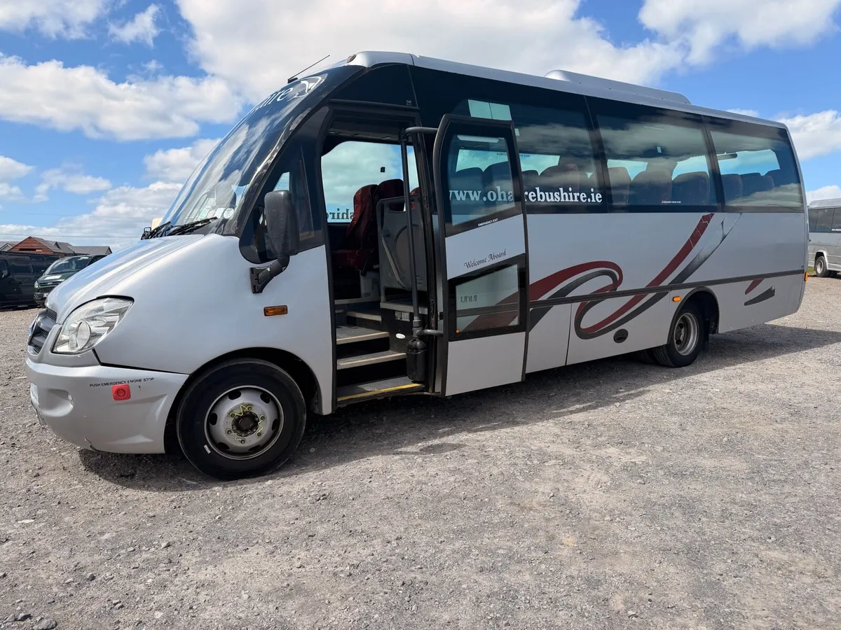 Mercedes Unvi Classic 33 Seater - Image 3
