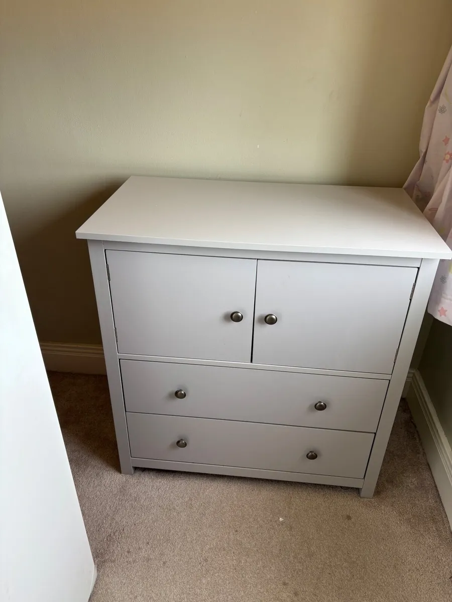 Toddler cot bed and changing unit - Image 3