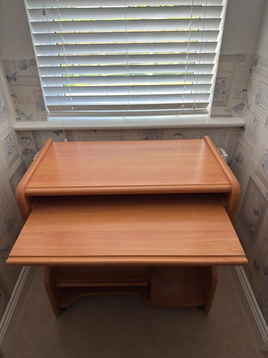 Desk - Image 2