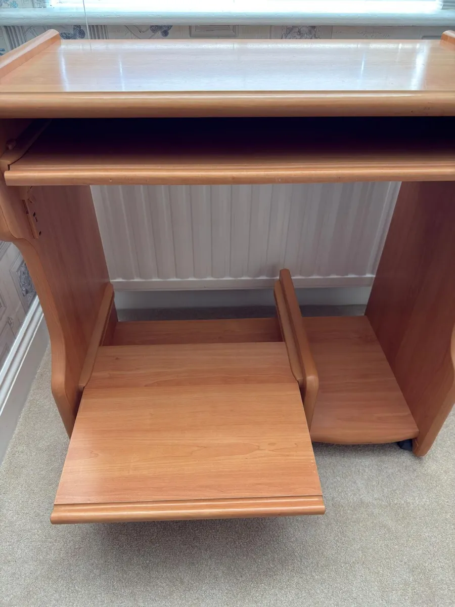 Desk - Image 3