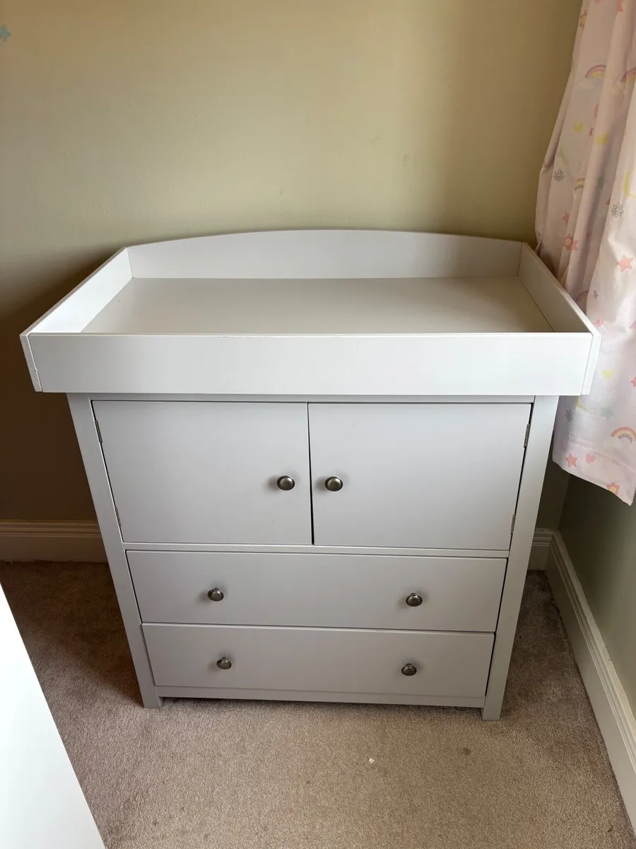 Toddler cot bed and changing unit - Image 4