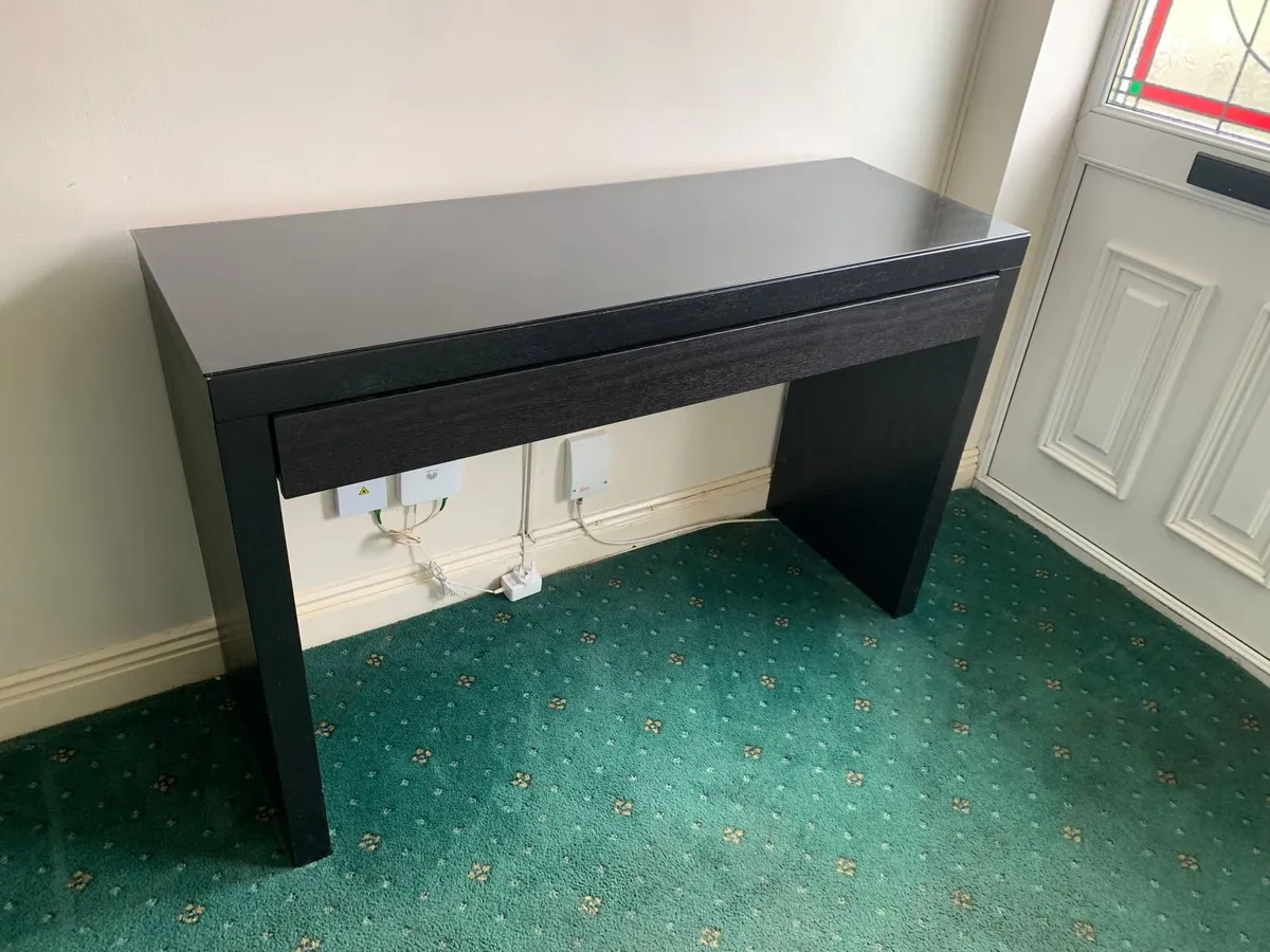 hall table - Image 1