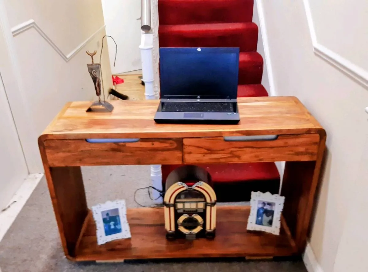 Console table - Image 1