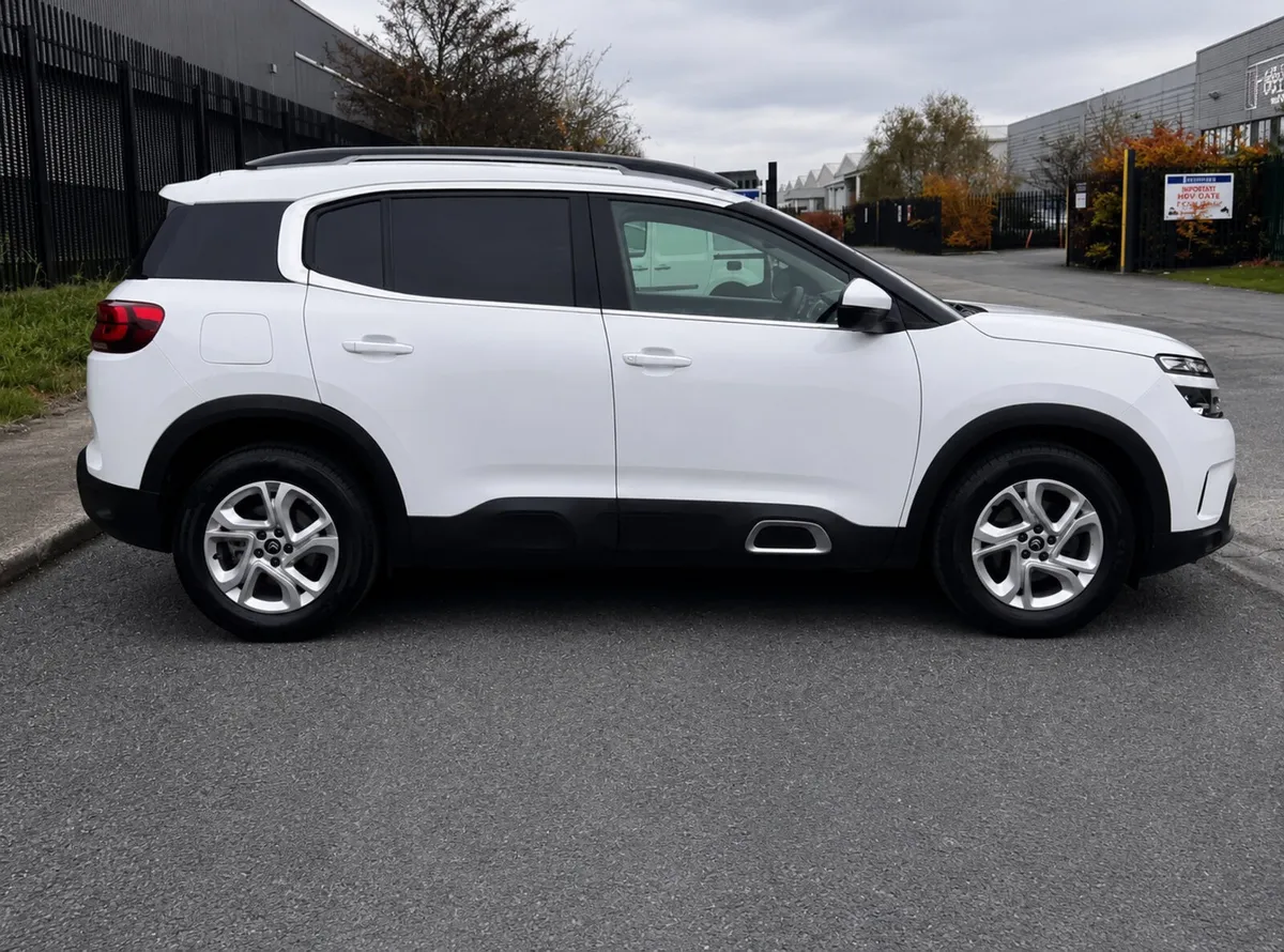 2021 Citroen C5 Aircross Commercial - Image 3