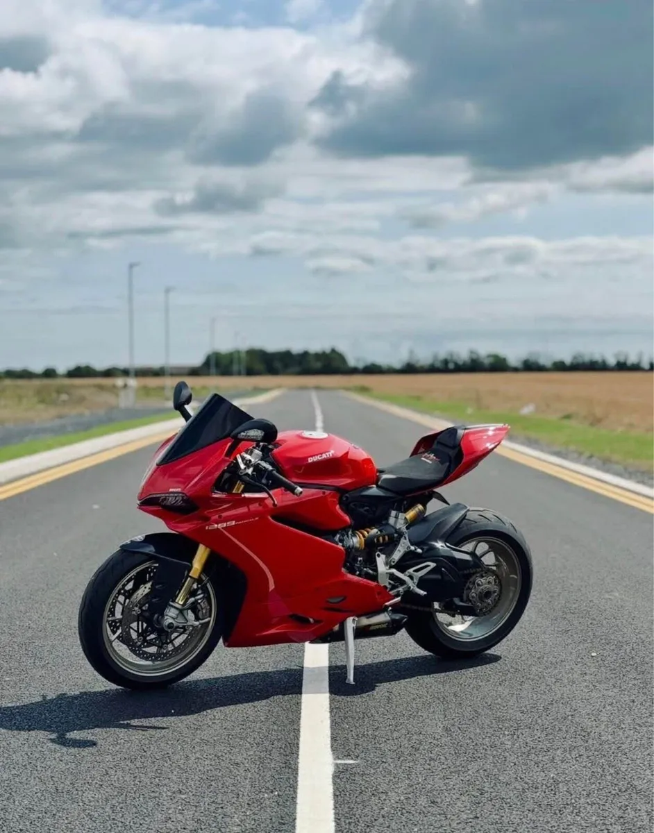 2015 Ducati Panigale 1299s - Image 1