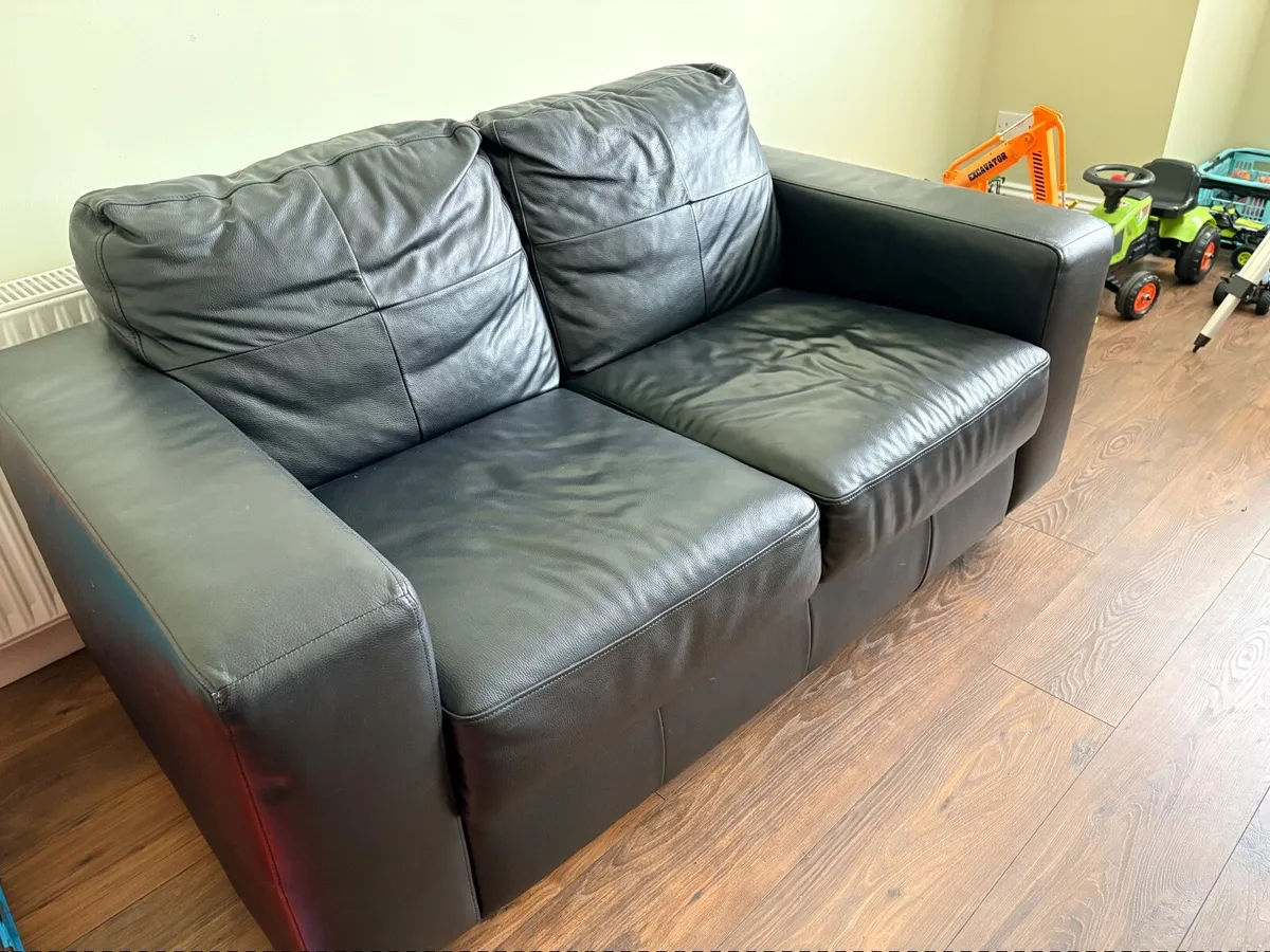 Couch - Image 2