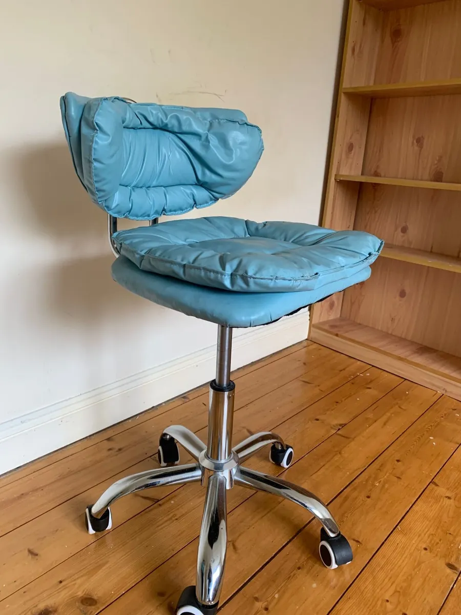 computer chair - Image 3