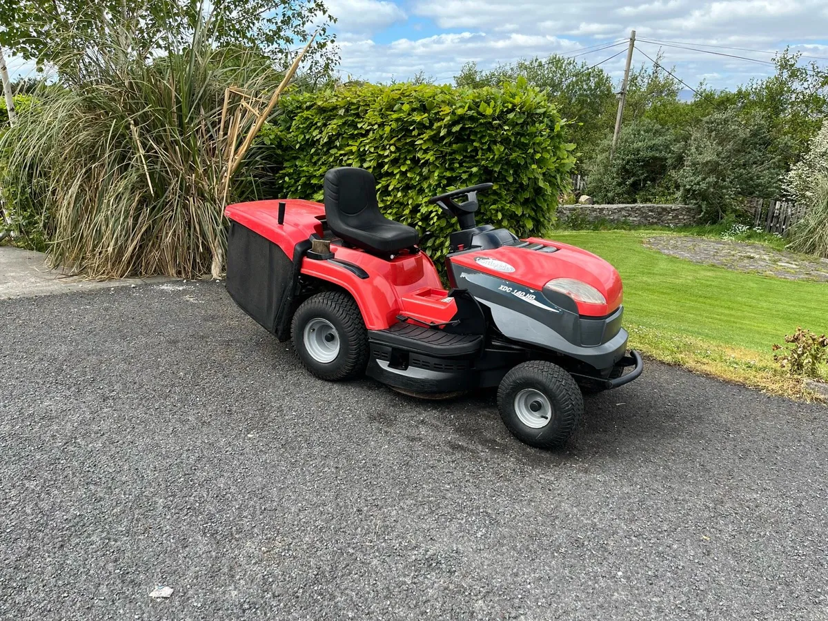 Castlegarden hydro ride on lawnmower - Image 3