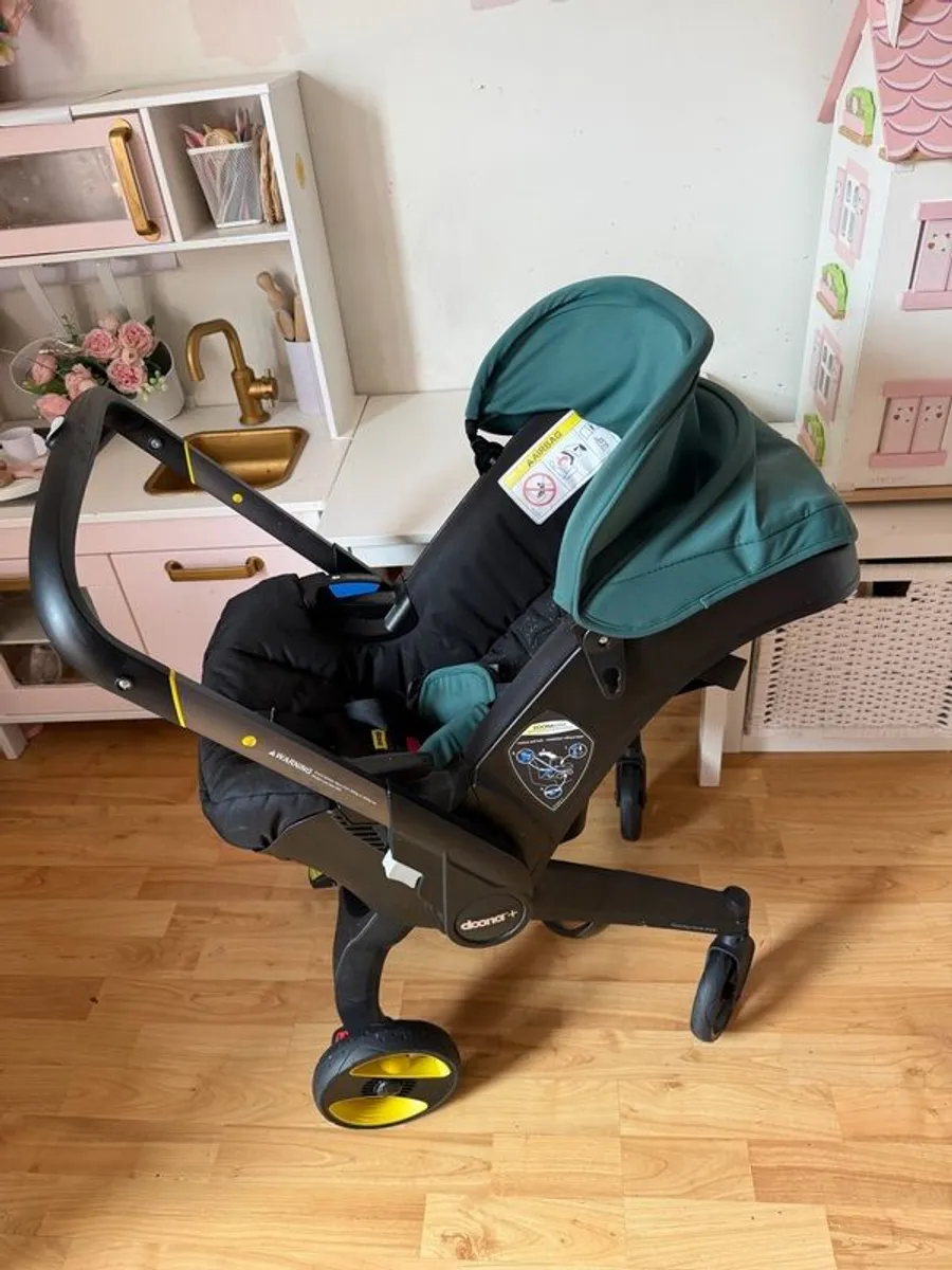 doona car seat - Image 1