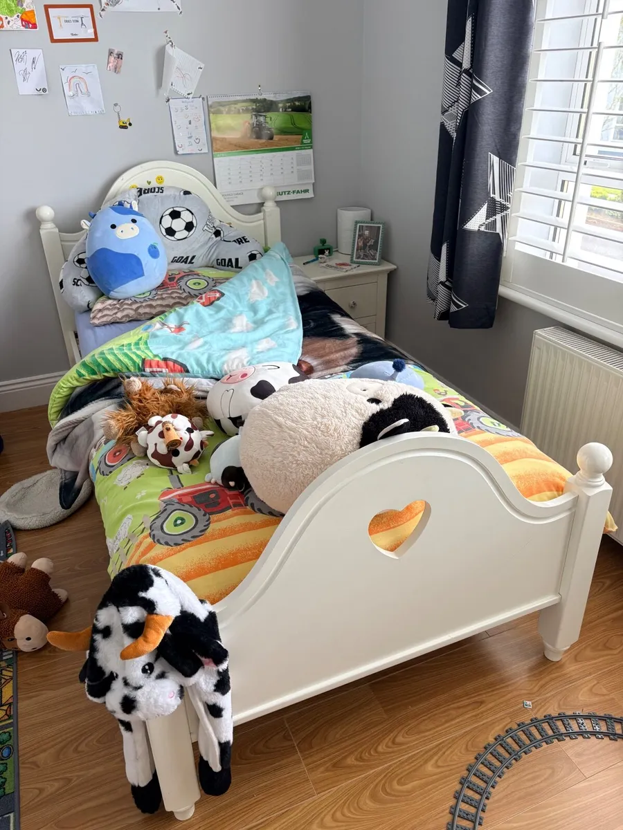 Kids single bed