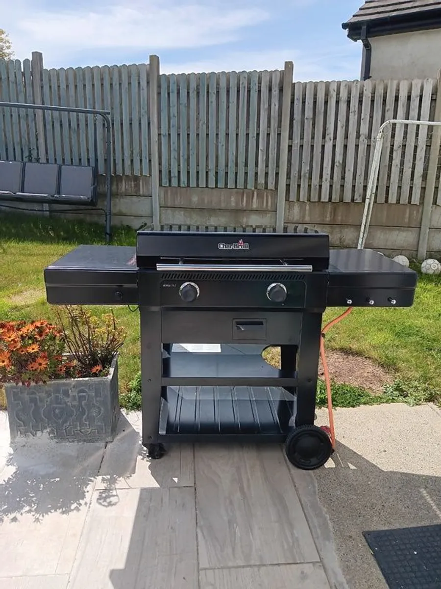 Charbroil  Versa Tile BBQ - Image 1