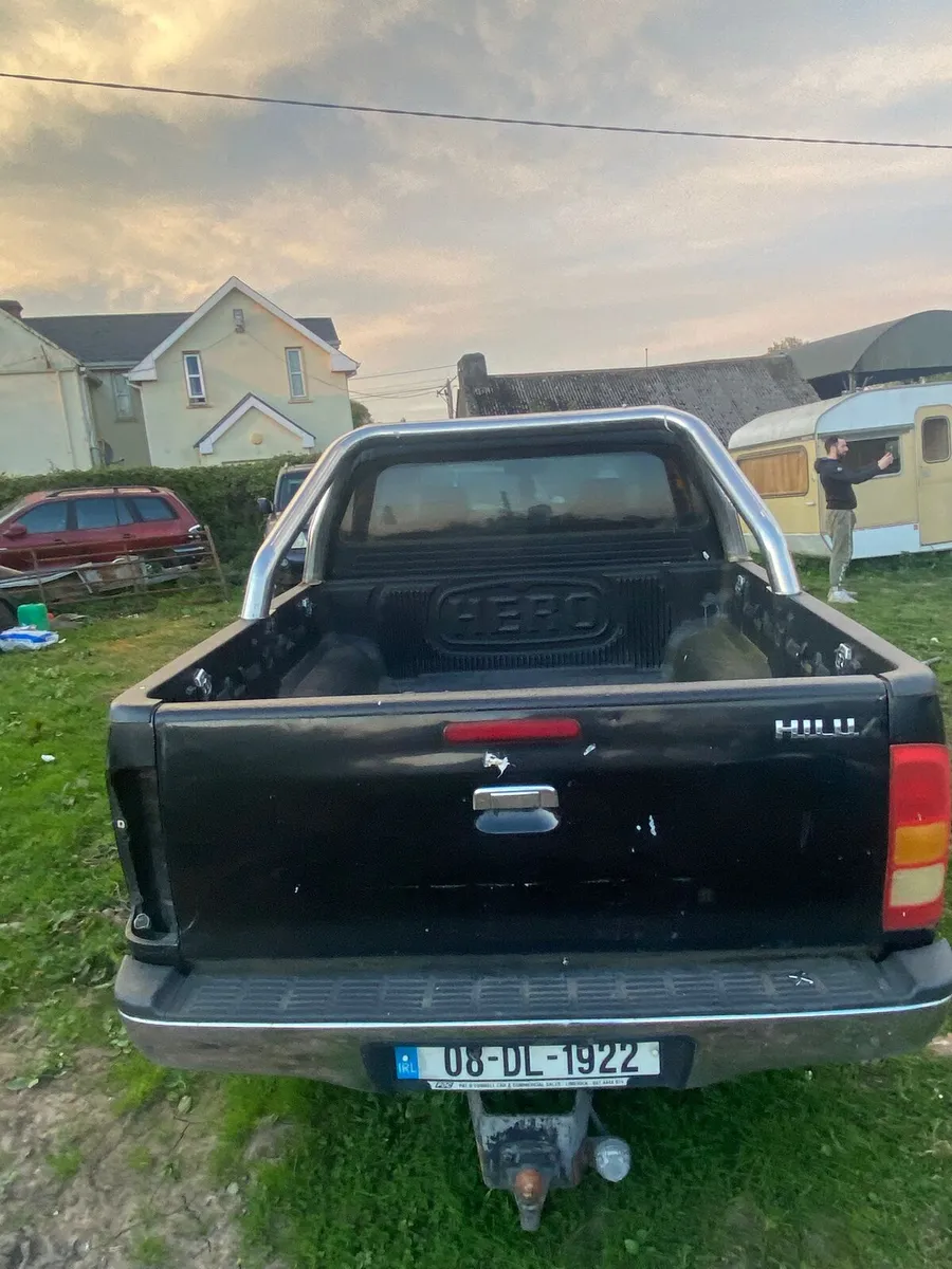 Toyota Hilux - Image 4