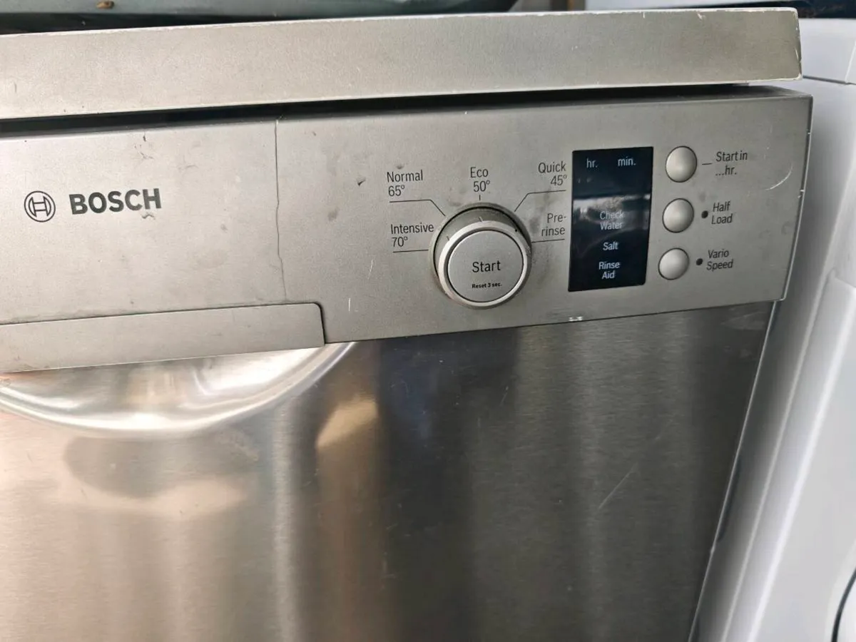 Bosch dishwasher silver - Image 2