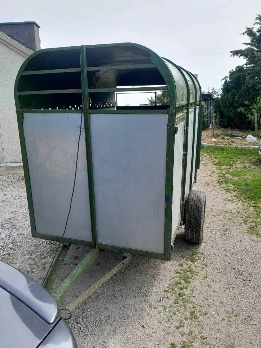 Trailer - Image 1