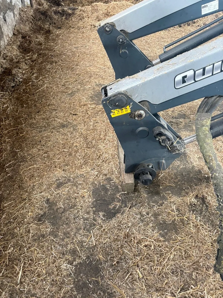 Quicke Loader - Image 4