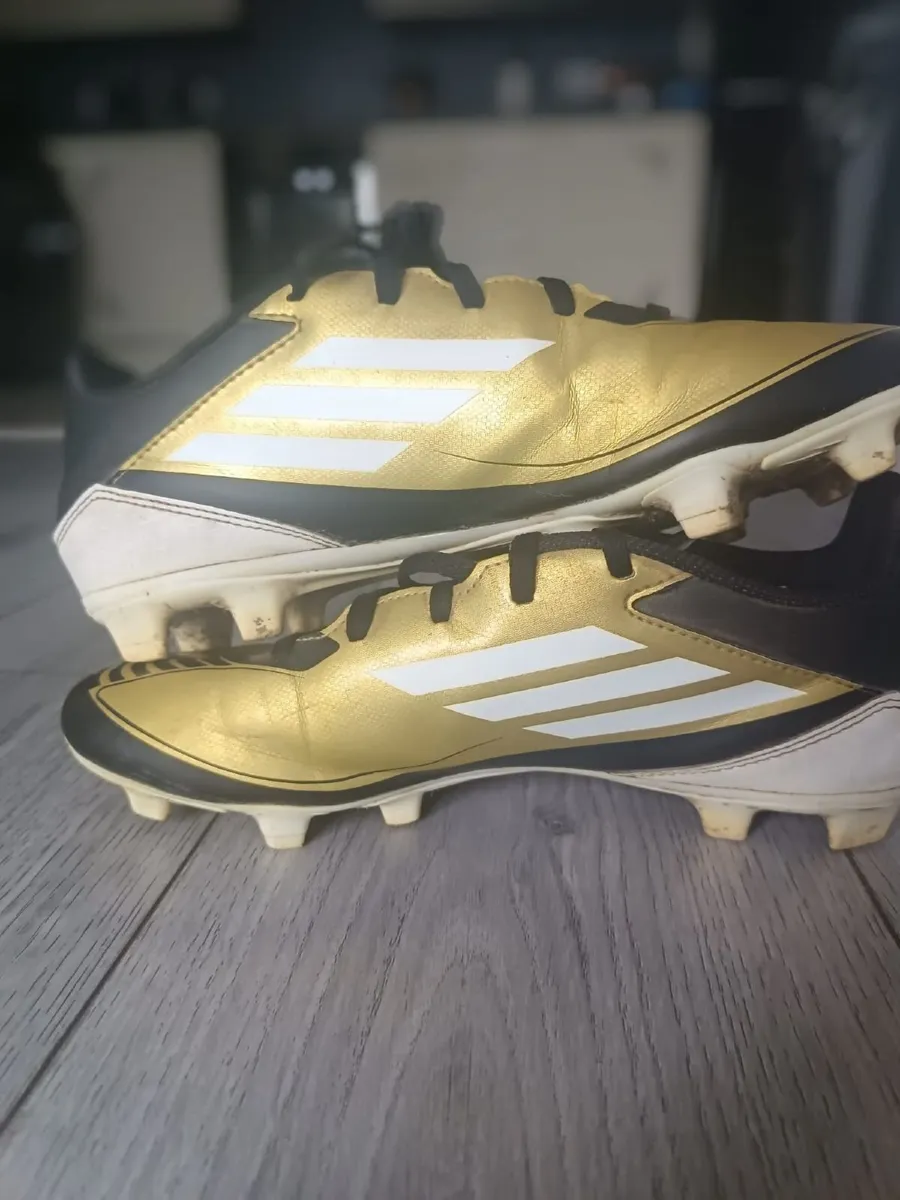 Football boots - Image 1