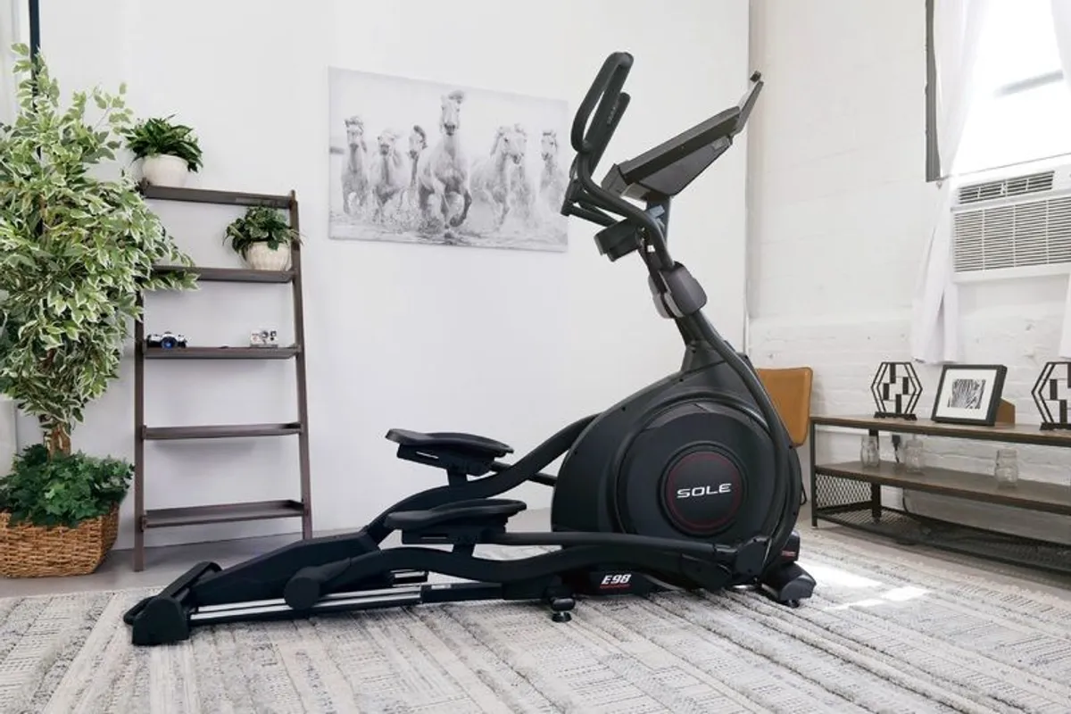 SOLE E98 Elliptical Crosstrainer - Image 2