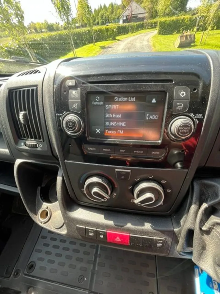 LOW Miles Citroen LWB Relay €6750 - Image 2