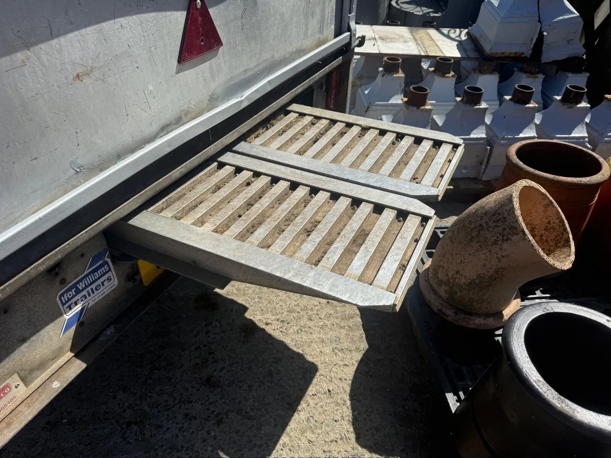 Ivor Williams trailer with ramps. - Image 4