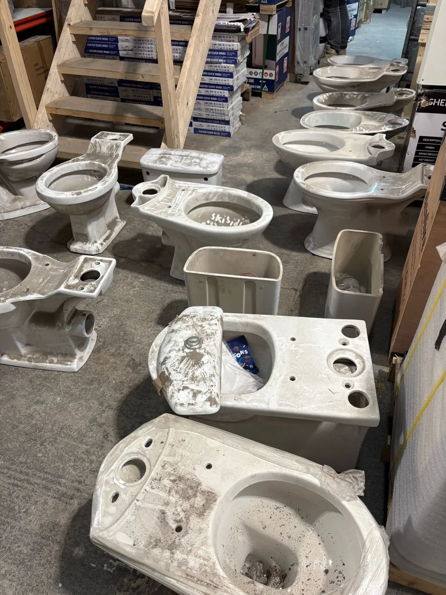 Toilets parts FREE - Image 1