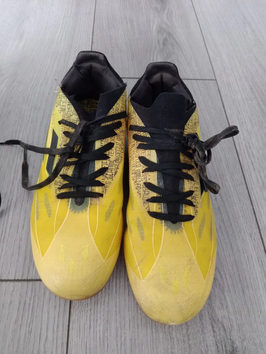 Football boots - Image 1