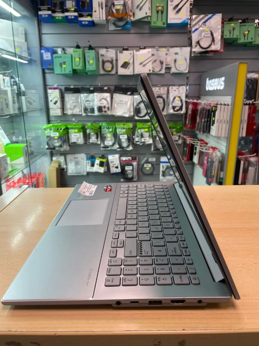 Asus Vivobook Go 15 - Image 4
