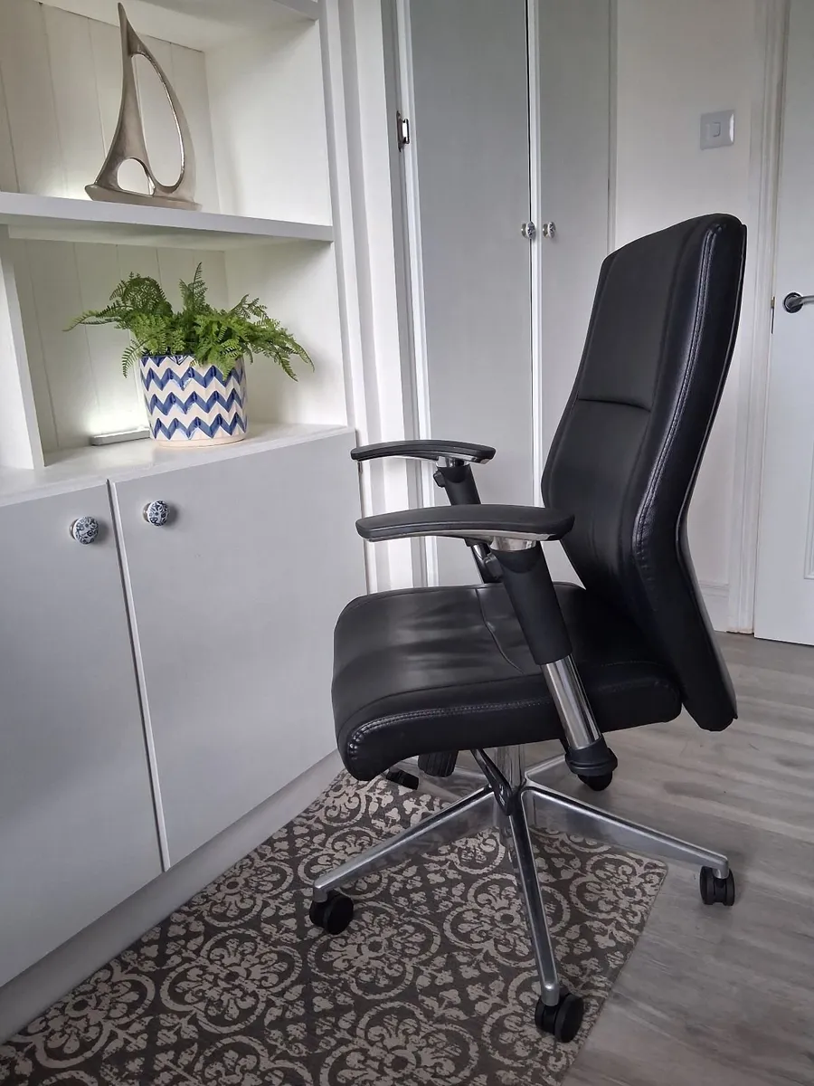 Office Chair - Image 3