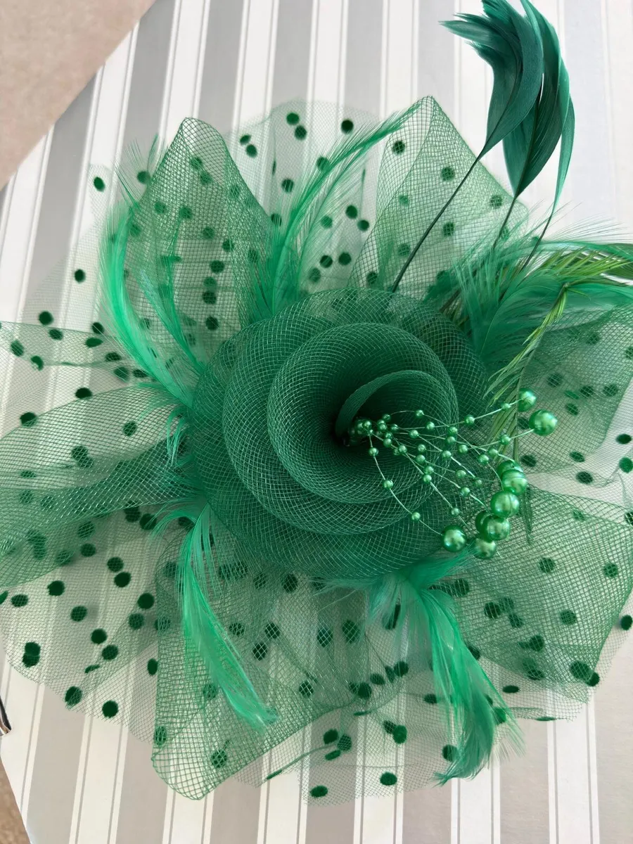 Fascinator - Image 1