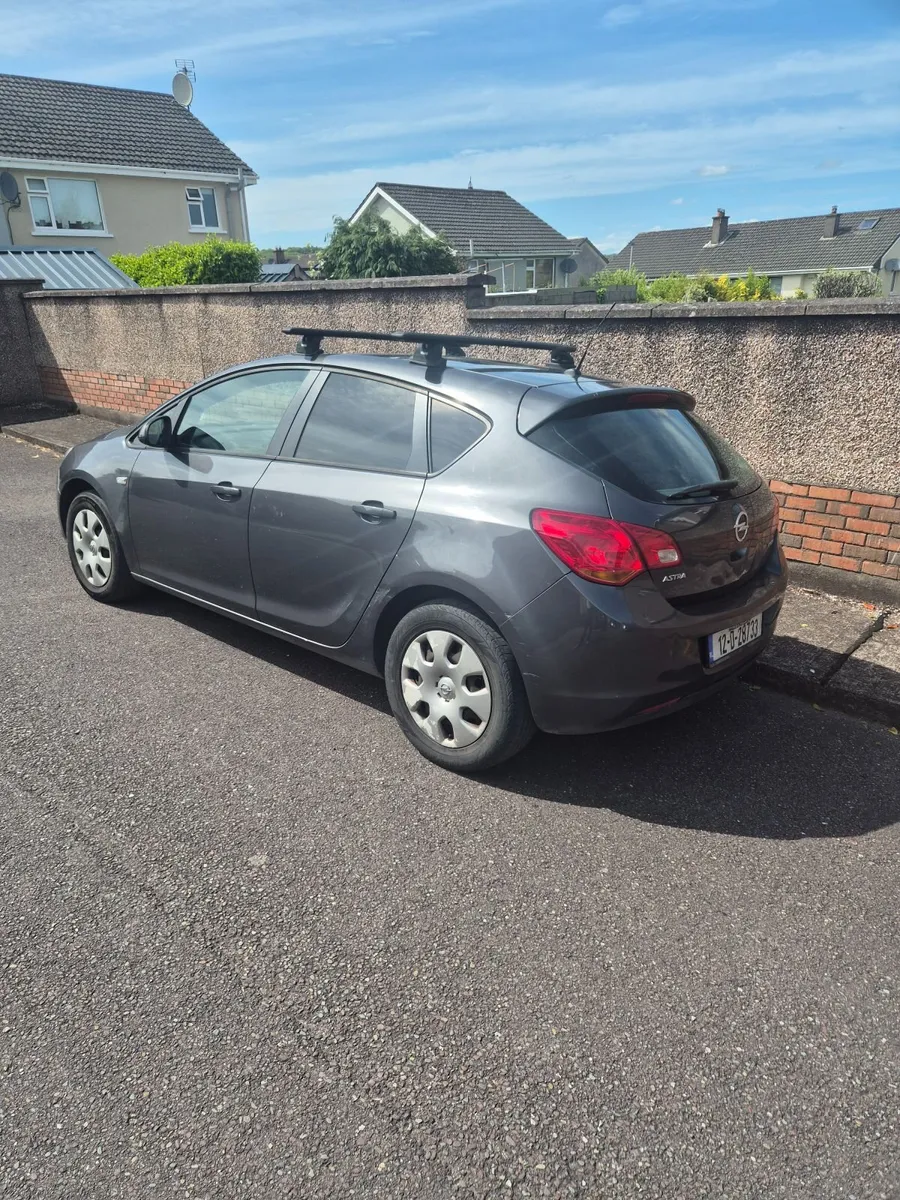 Opel Astra 2012 - Image 4