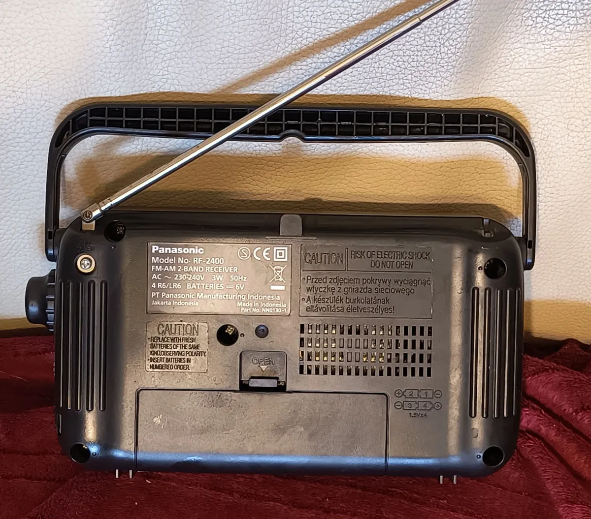 Tuner Panasonic RF-2400 portable radio Am Fm. Mode - Image 3