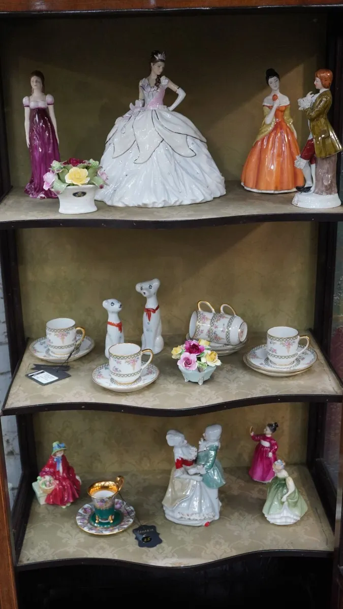 Antique Mahogany Display Cabinet - Image 4