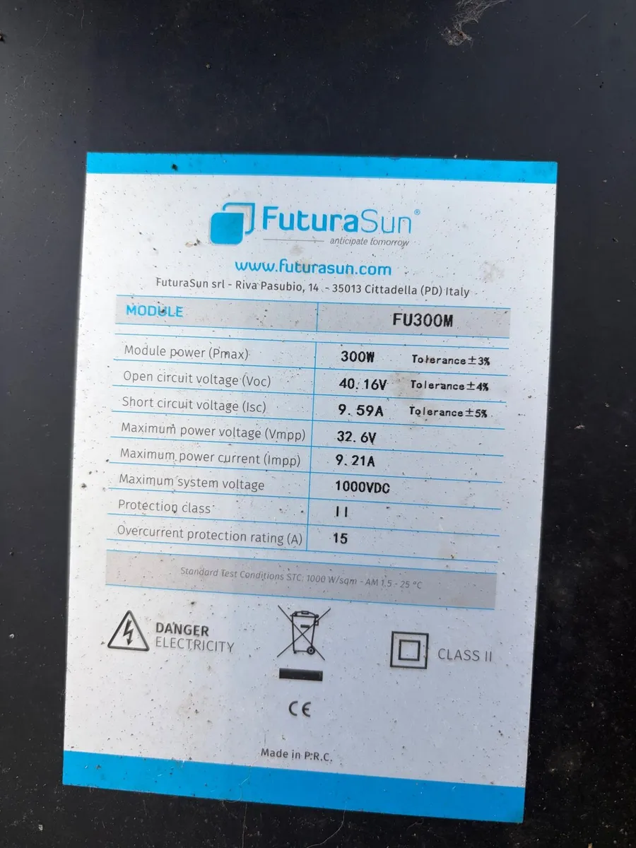 4 Solar Panels for Sale – Excellent Condition - Image 1
