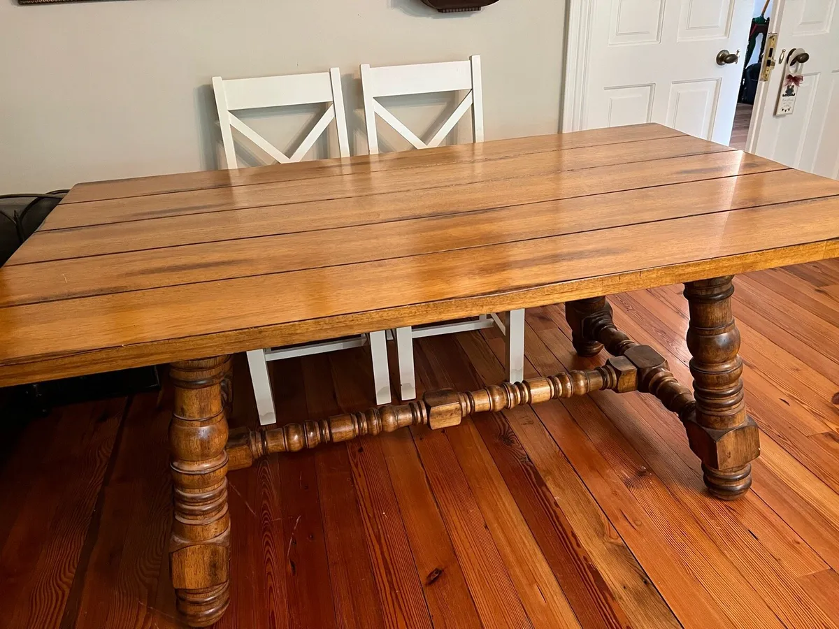 Dining table - Image 2