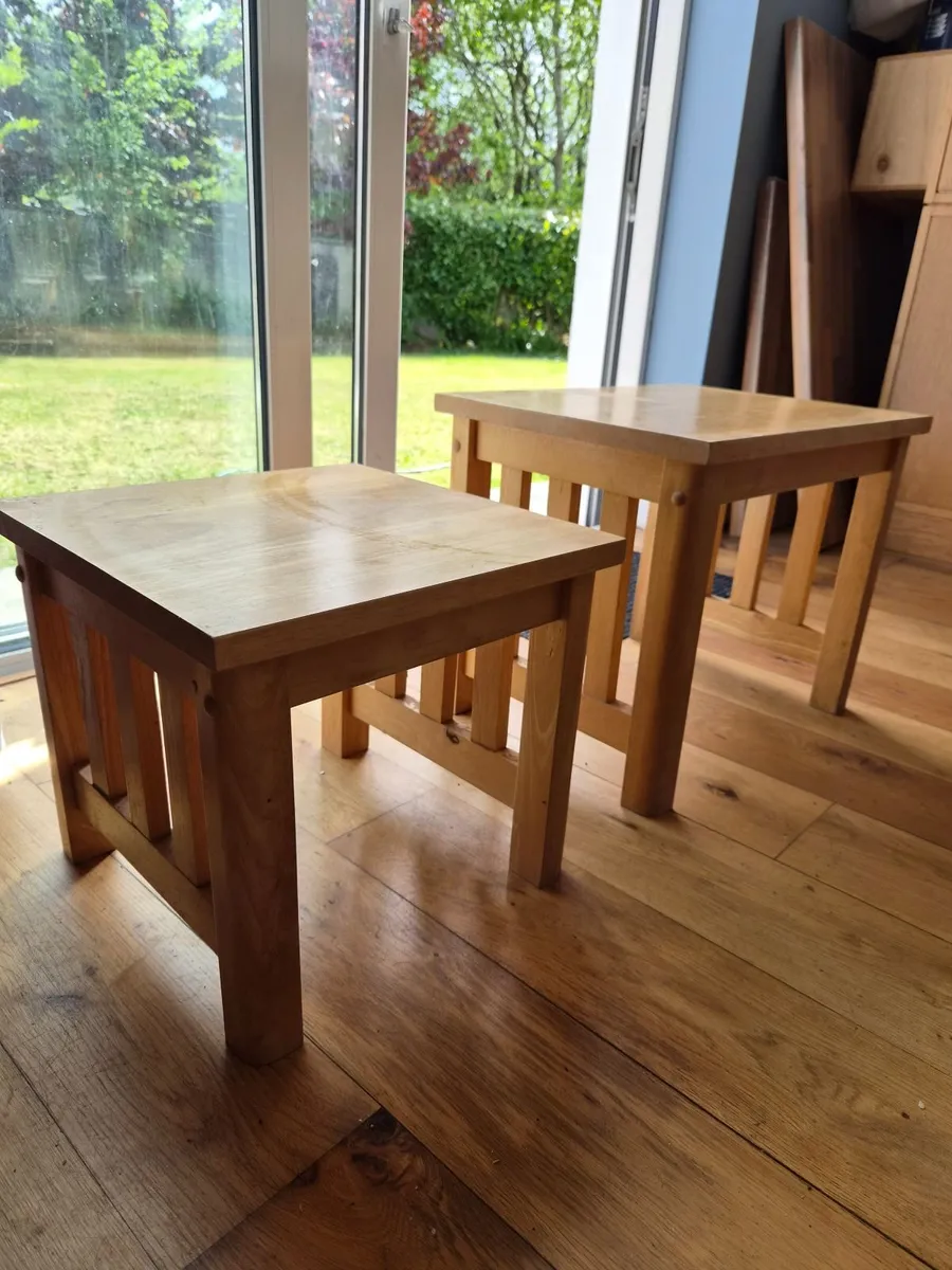 Nested coffee tables - Image 1
