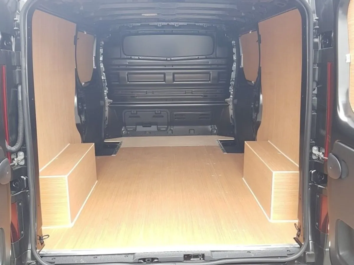 Renault Trafic white trafic - Image 4