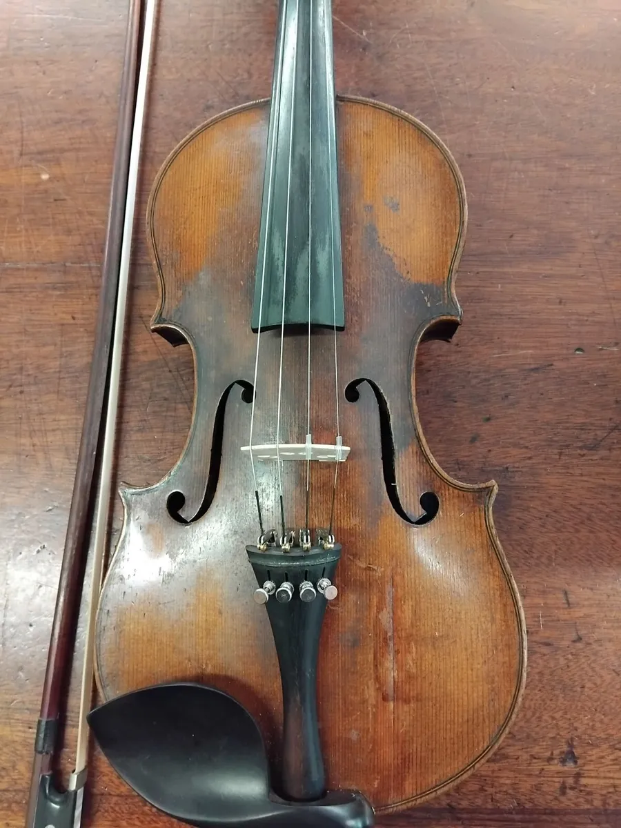 Vintage Fiddle - Image 1