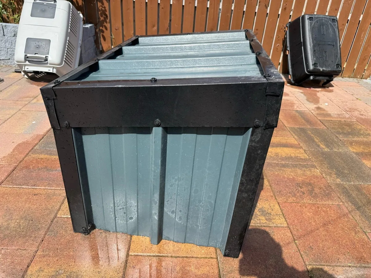 Kingspan Insulated Sloped Roof Kennel - Image 3